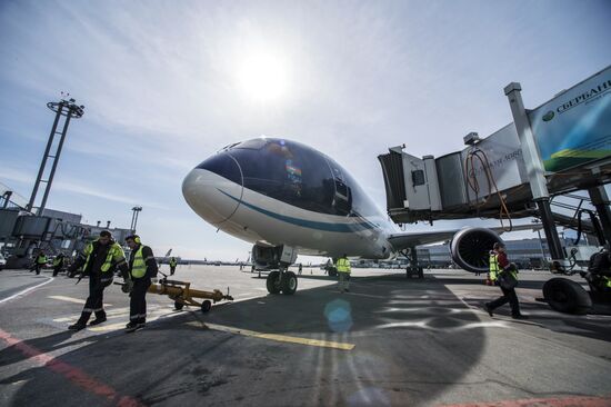 Открытие авиасообщения Москва-Баку на самолётах Boeing 787 Dreamliner