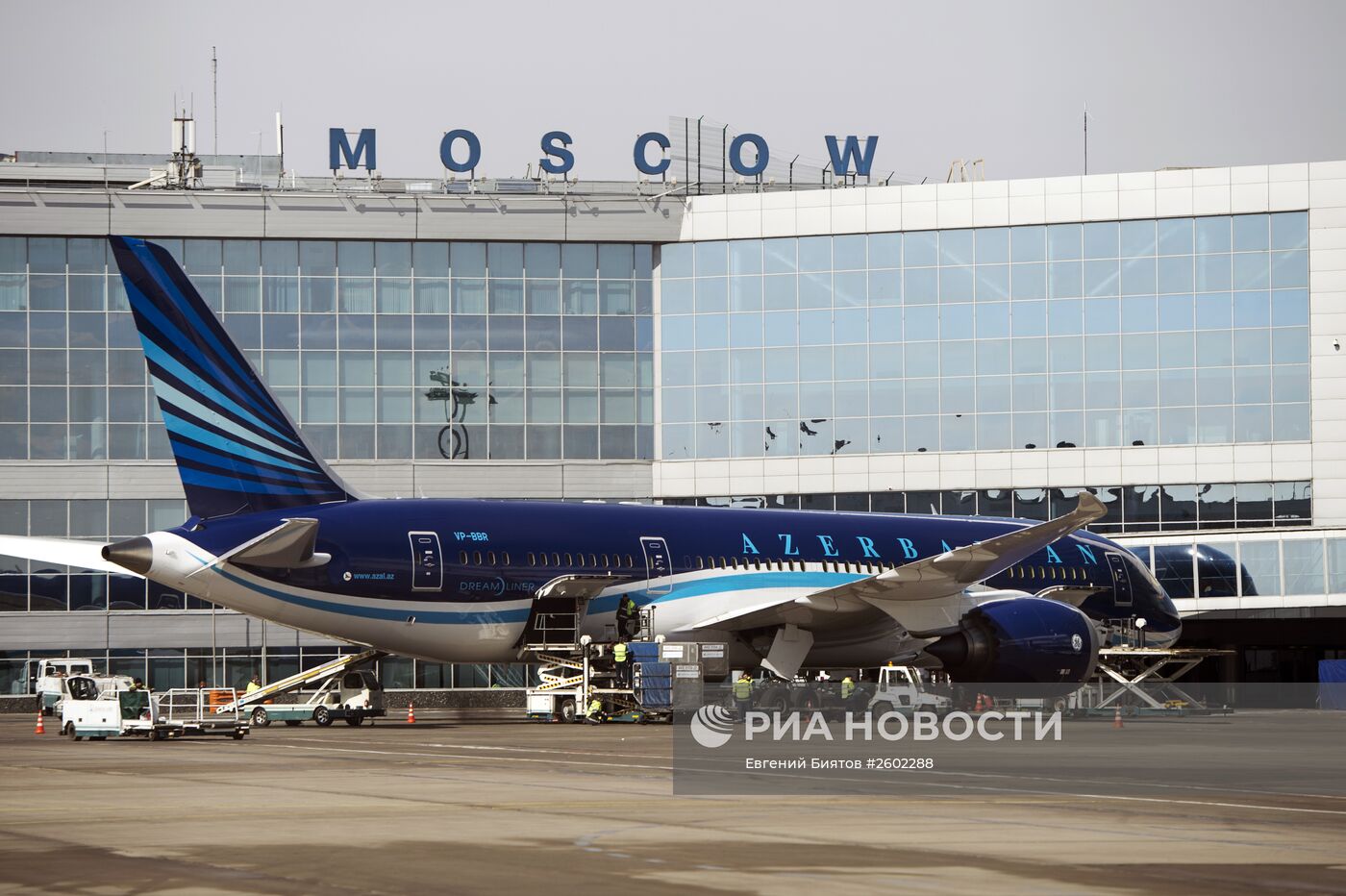 Открытие авиасообщения Москва-Баку на самолётах Boeing 787 Dreamliner