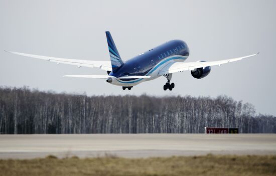 Открытие авиасообщения Москва-Баку на самолётах Boeing 787 Dreamliner