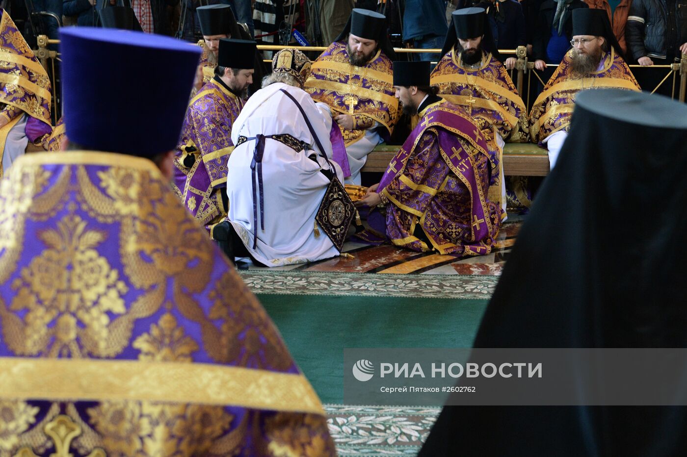 Патриаршее служение в Великий Четверг в храме Христа Спасителя