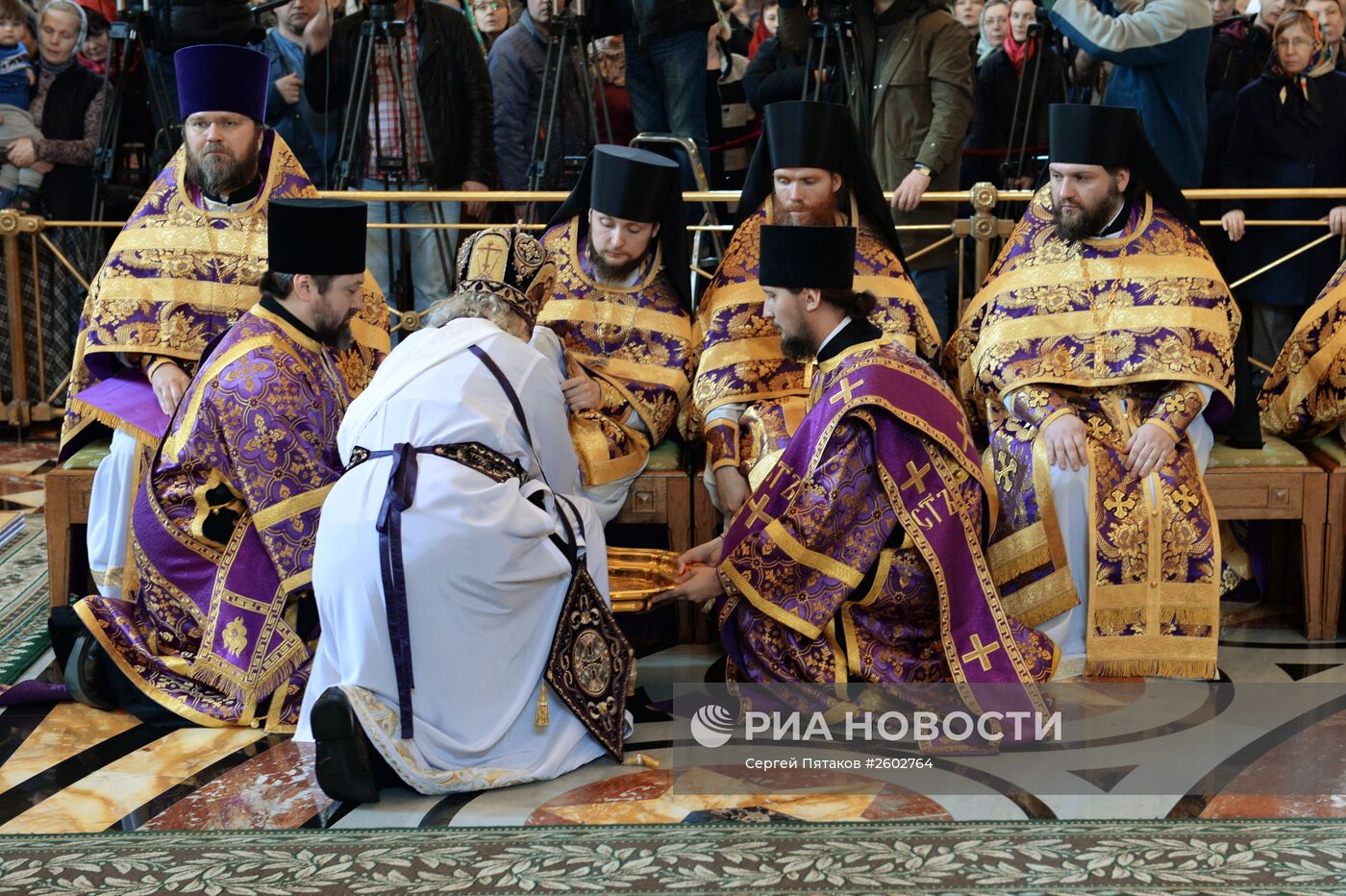 Патриаршее служение в Великий Четверг в храме Христа Спасителя