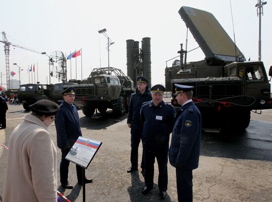 Выставка военной техники во Владивостоке