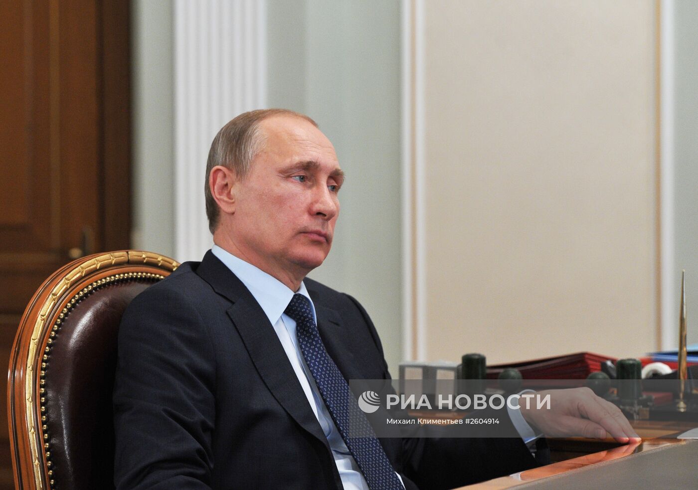 Президент РФ В.Путин встретился с главой Федерации независимых профсоюзов РФ М.Шмаковым