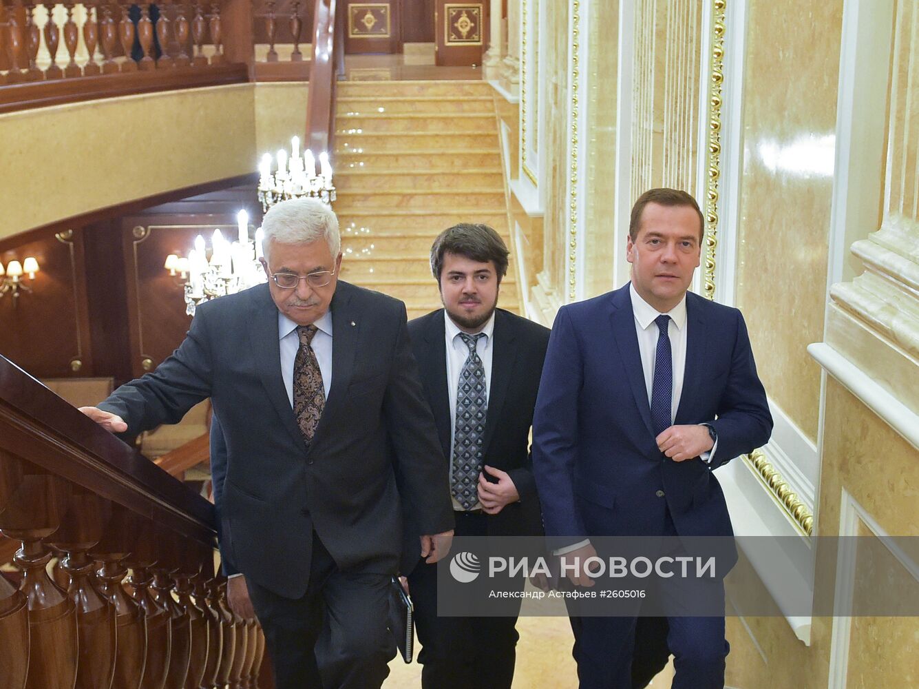 Премьер-министр РФ Д.Медведев встретился с президентом Палестины М. Аббасом