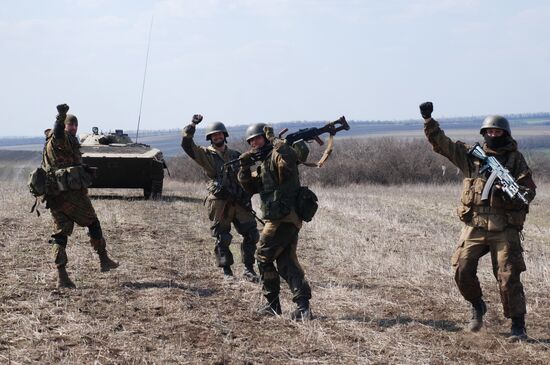 Учения ополченцев Донецкой народной республики