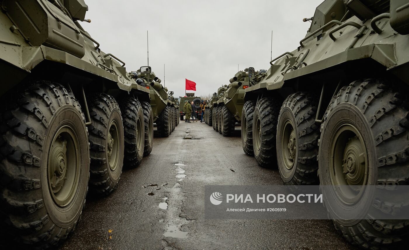 Тренировка механизированной колонны войск Санкт-Петербургского гарнизона