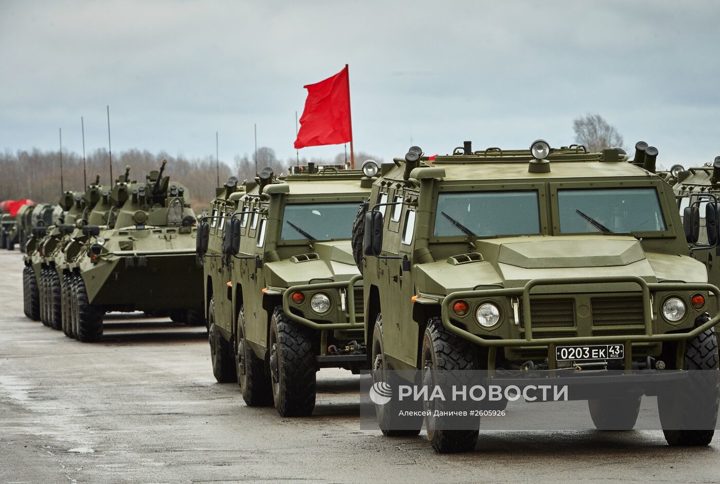 Тренировка механизированной колонны войск Санкт-Петербургского гарнизона