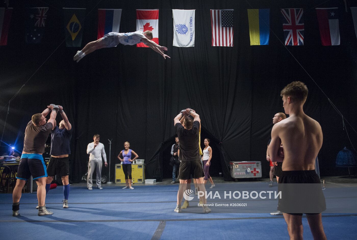 За кулисами шоу театра Cirque du Soleil Rus