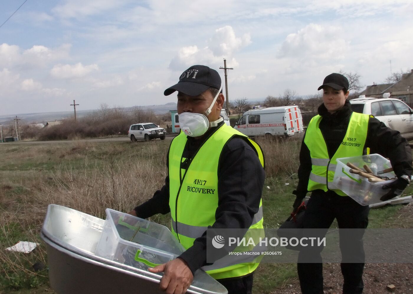 Эксперты из Нидерландов и Малайзии посетили место крушения "Боинга" в Донецкой области