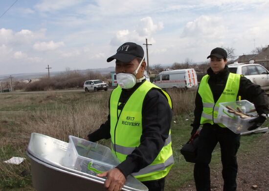 Эксперты из Нидерландов и Малайзии посетили место крушения "Боинга" в Донецкой области