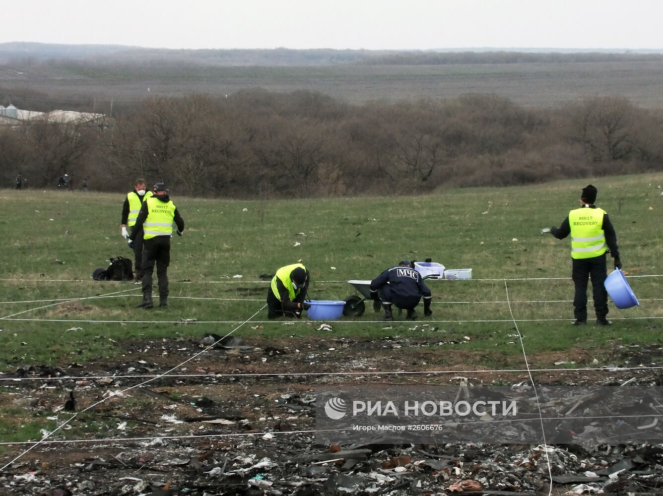 Эксперты из Нидерландов и Малайзии посетили место крушения "Боинга" в Донецкой области