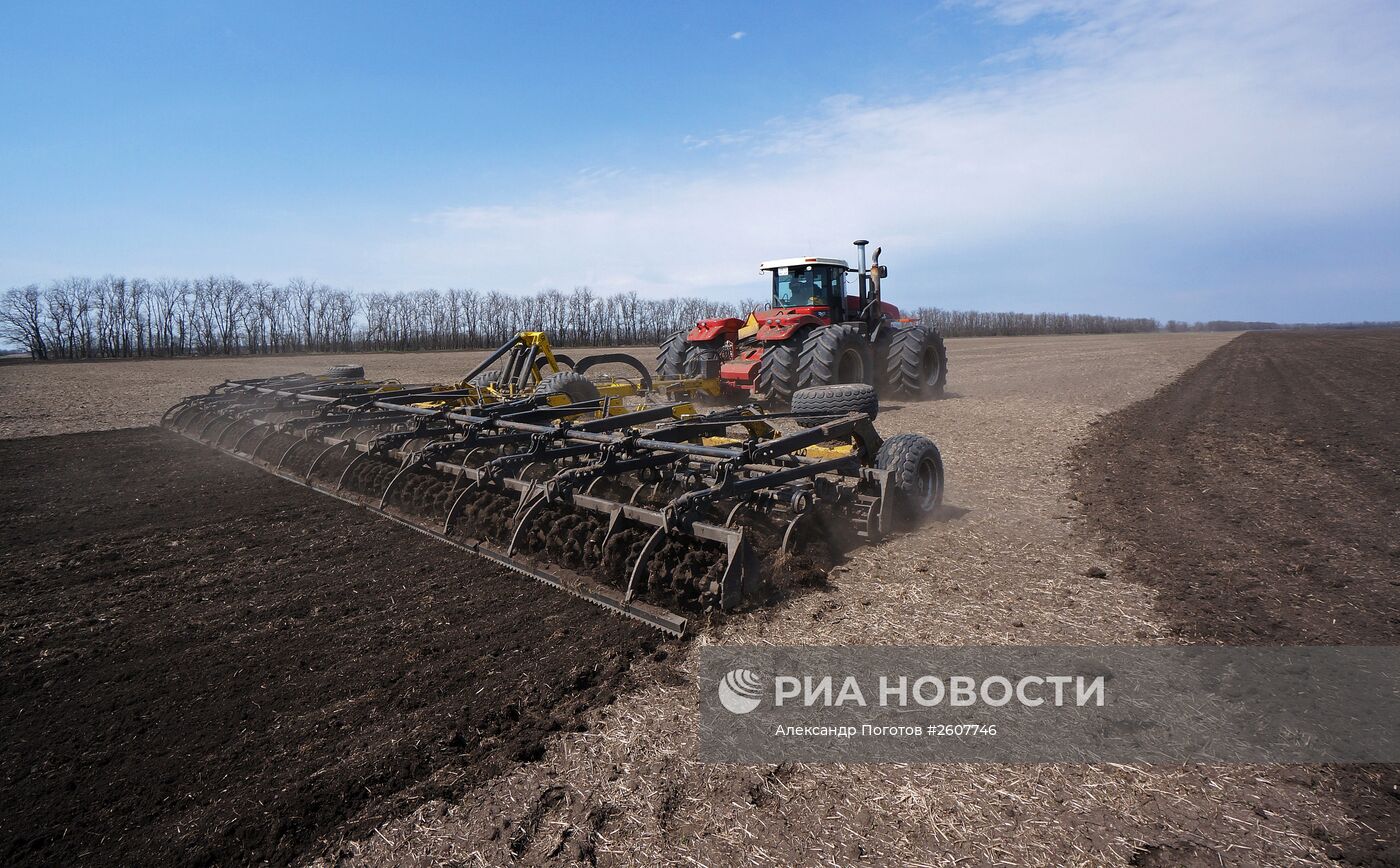 Весенне-полевые работы в Ростовской области