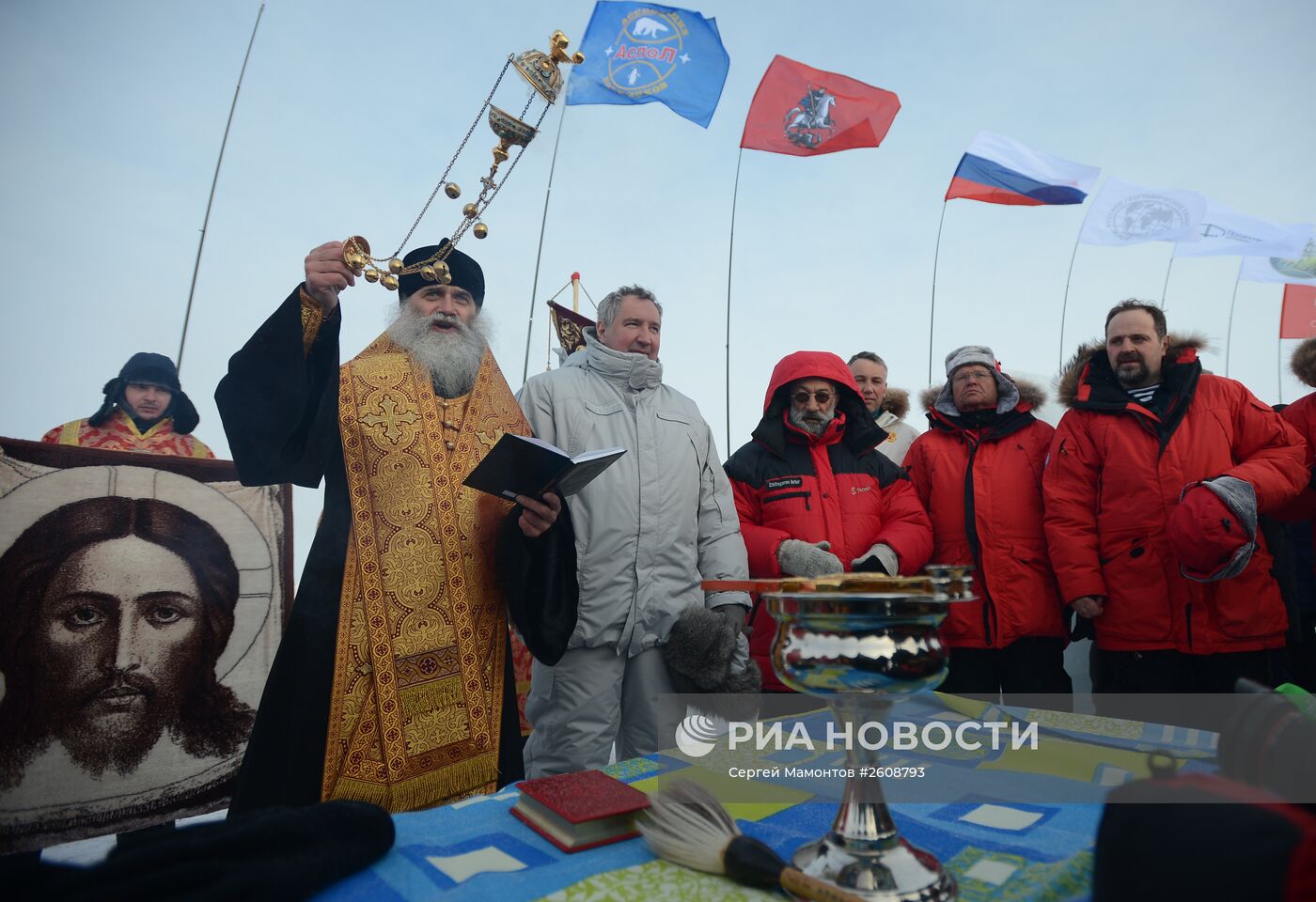 Открытие дрейфующей станции "Северный полюс-2015" в Северном Ледовитом океане