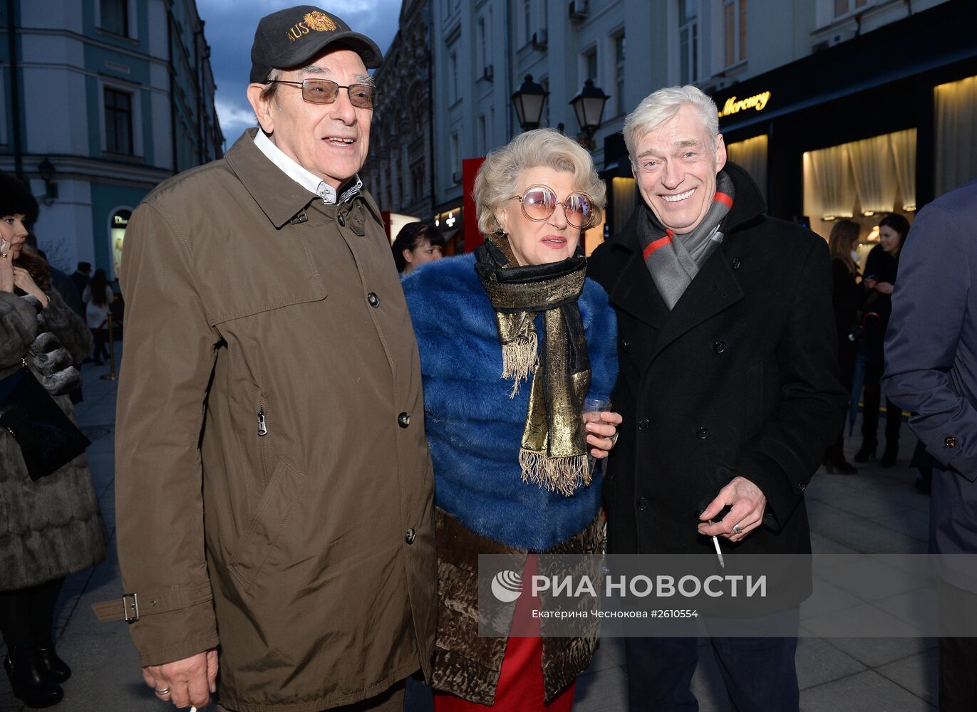 Открытие уличной фотовыставки "Лица Победы" в Москве