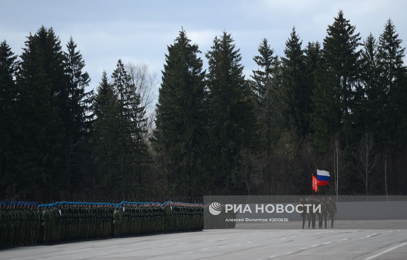 Совместная тренировка пеших и механизированных колонн к Параду Победы