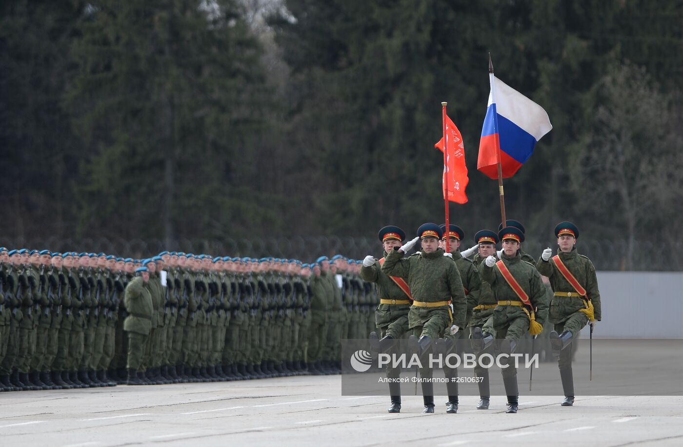 Совместная тренировка пеших и механизированных колонн к Параду Победы