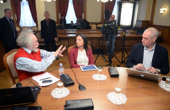 Интервью главы МИД РФ С.Лаврова радиостанциям "Спутник", "Эхо Москвы" и "Говорит Москва"