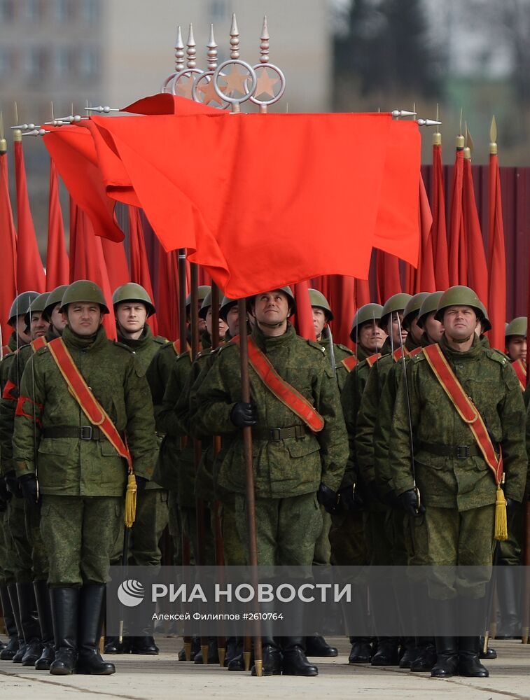 Совместная тренировка пеших и механизированных колонн к Параду Победы