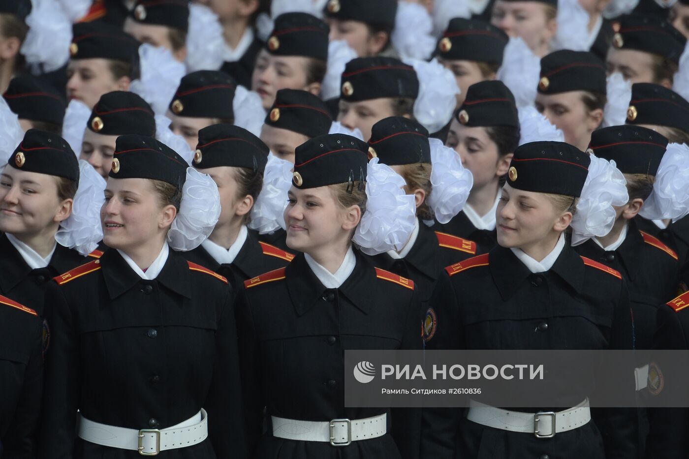 Совместная тренировка пеших и механизированных колонн к Параду Победы