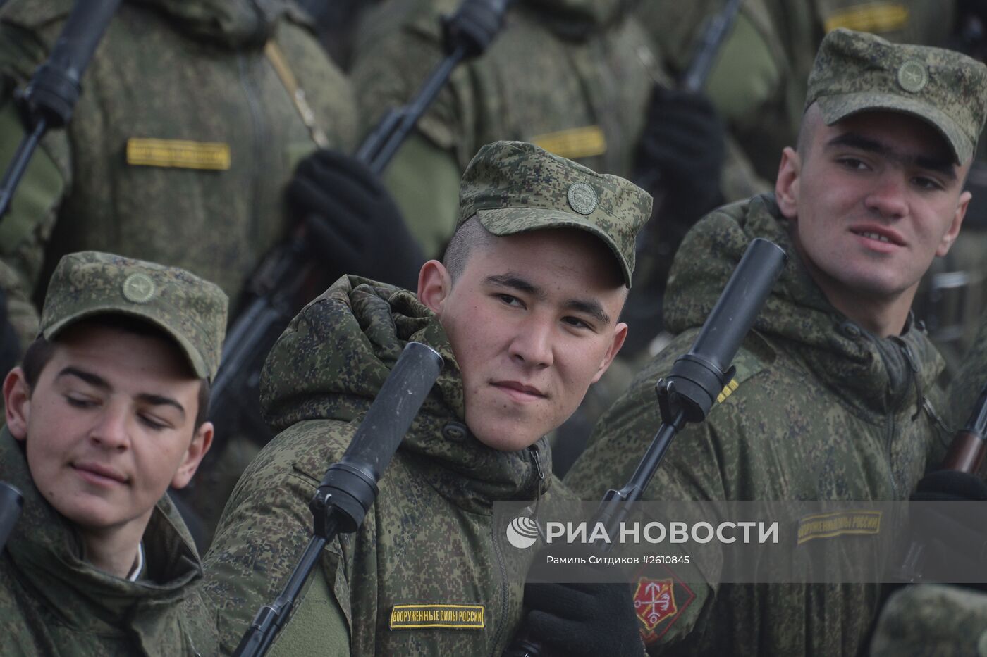 Совместная тренировка пеших и механизированных колонн к Параду Победы