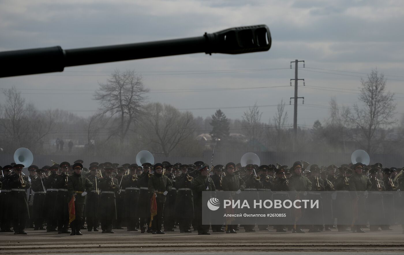 Совместная тренировка пеших и механизированных колонн к Параду Победы