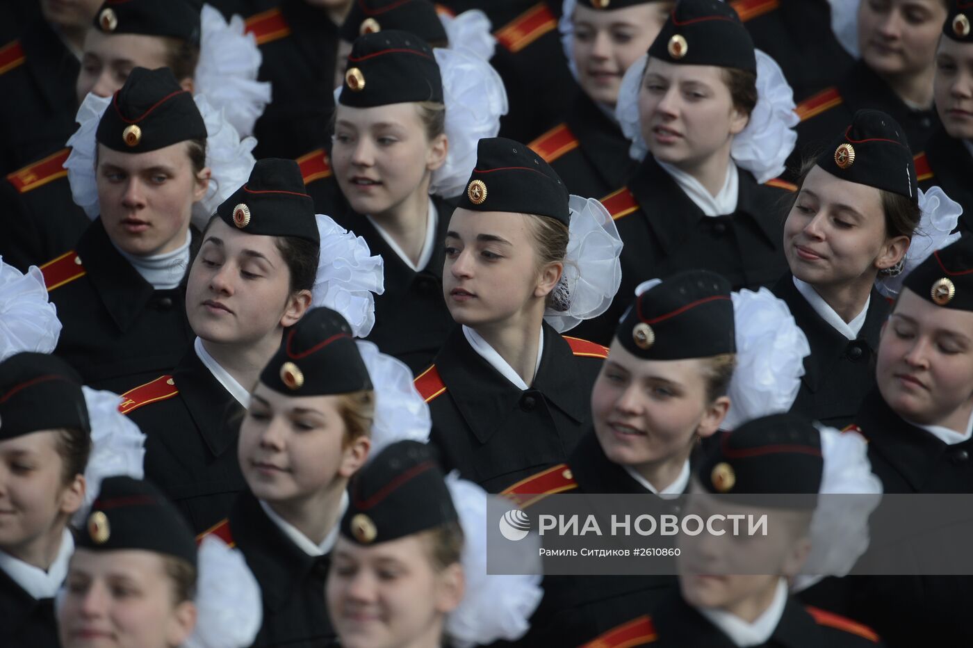 Совместная тренировка пеших и механизированных колонн к Параду Победы