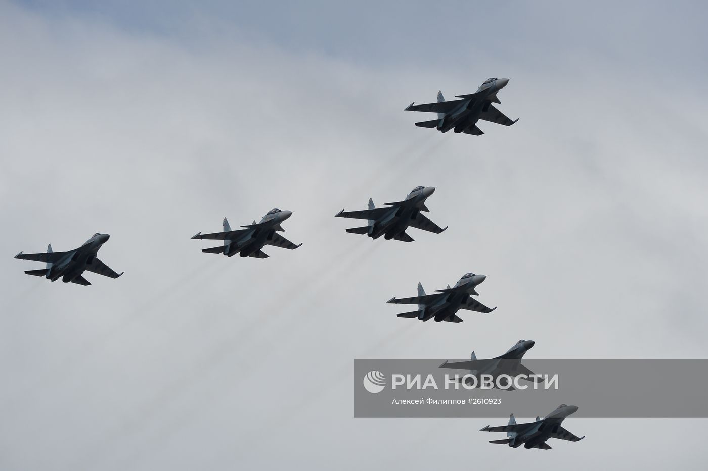 Совместная тренировка пеших и механизированных колонн к Параду Победы