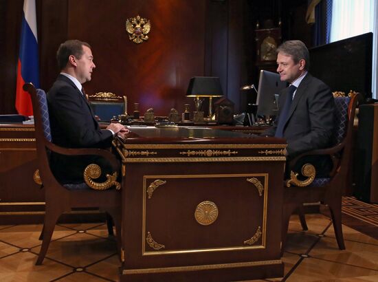 Премьер-министр РФ Д.Медведев встретился с министром сельского хозяйства РФ А.Ткачевым