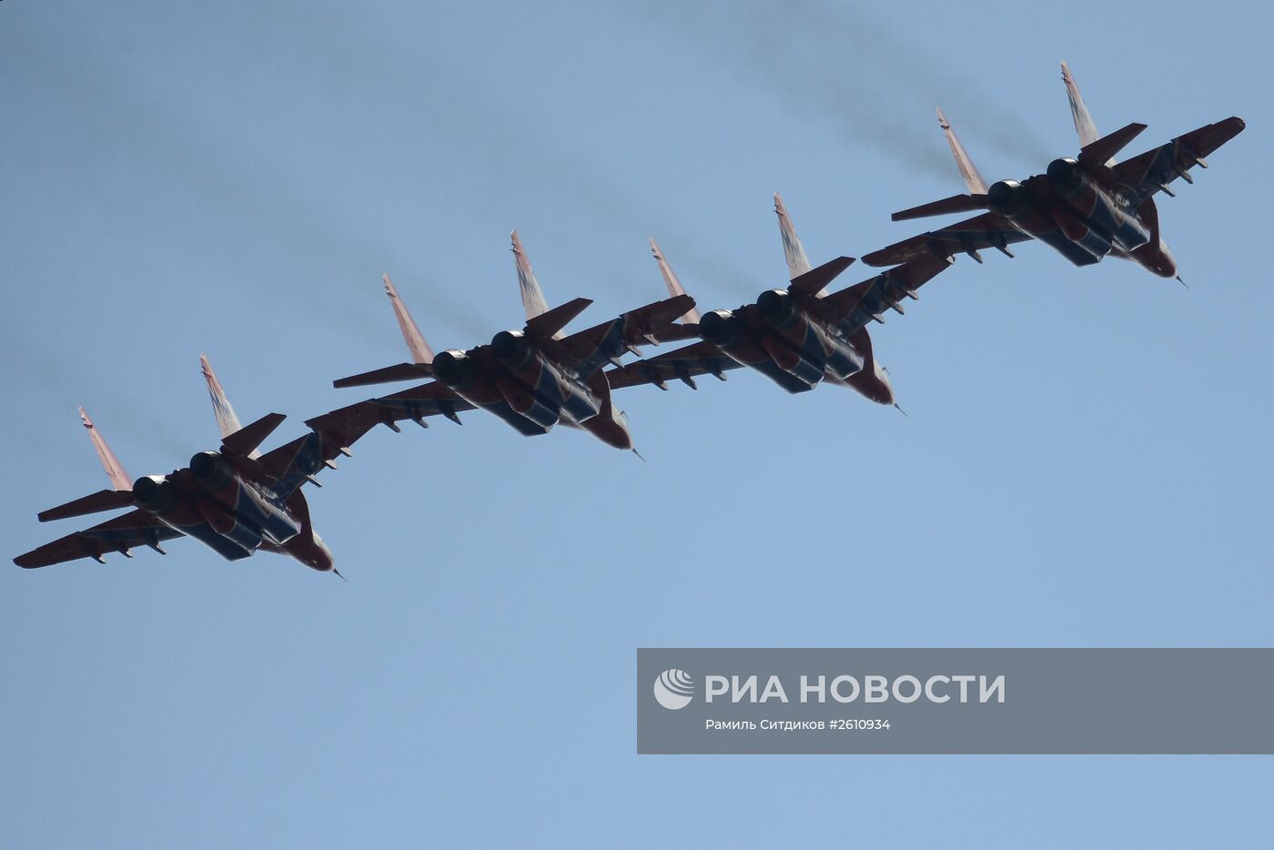 Совместная тренировка пеших и механизированных колонн к Параду Победы