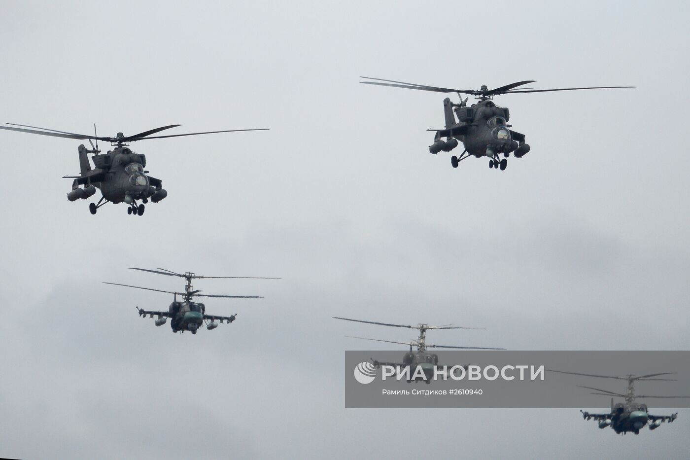 Совместная тренировка пеших и механизированных колонн к Параду Победы