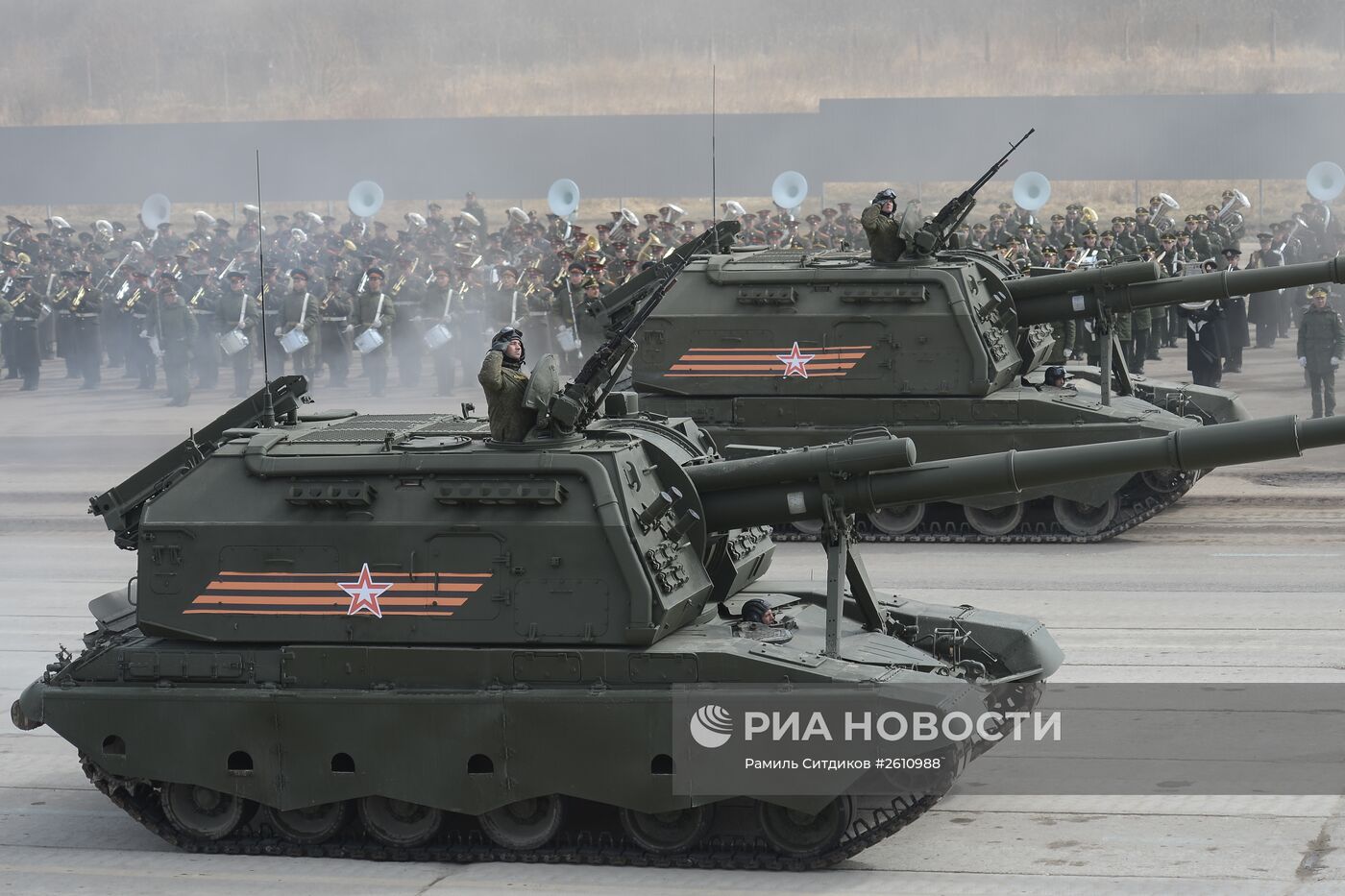 Совместная тренировка пеших и механизированных колонн к Параду Победы