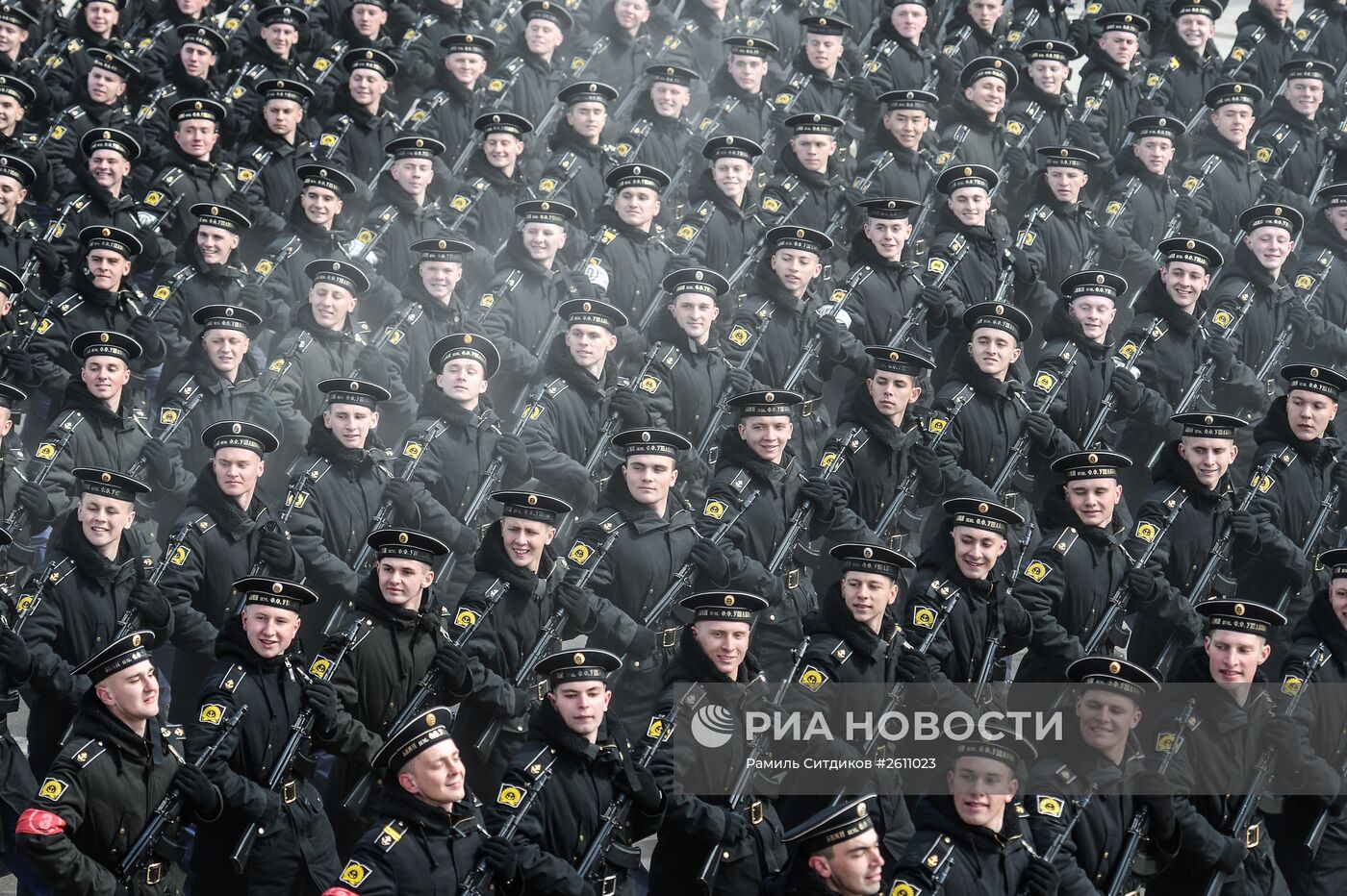 Совместная тренировка пеших и механизированных колонн к Параду Победы