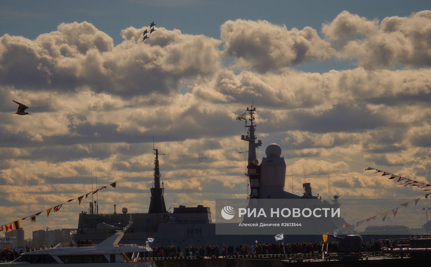 Акция "Военная служба по контракту — твой выбор!" в Санкт-Петербурге