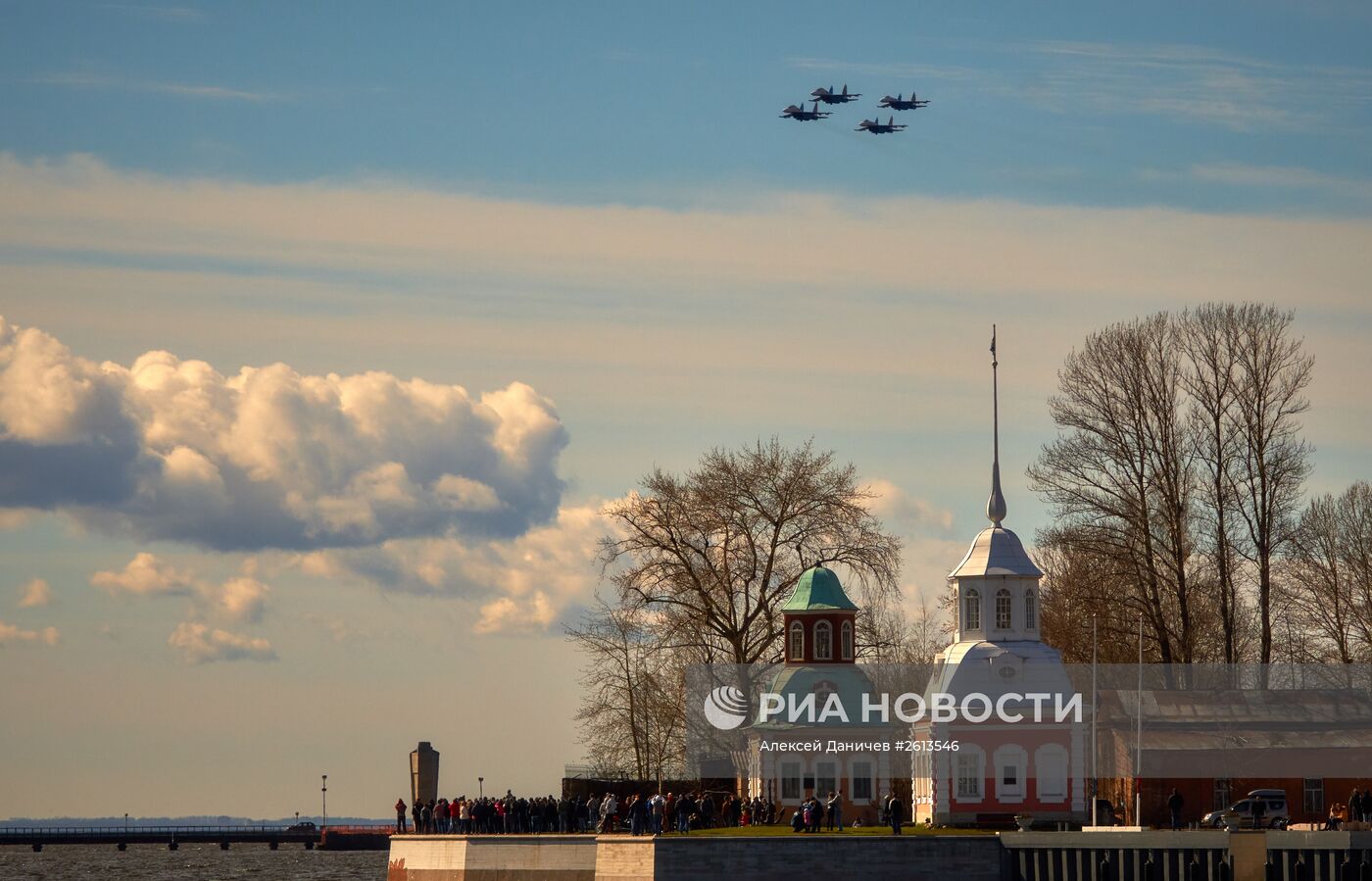 Акция "Военная служба по контракту — твой выбор!" в Санкт-Петербурге