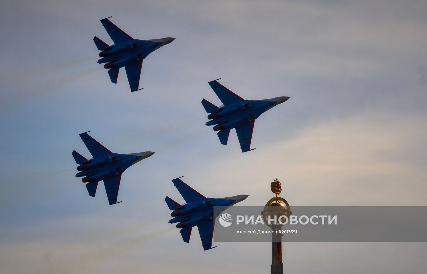 Акция "Военная служба по контракту — твой выбор!" в Санкт-Петербурге