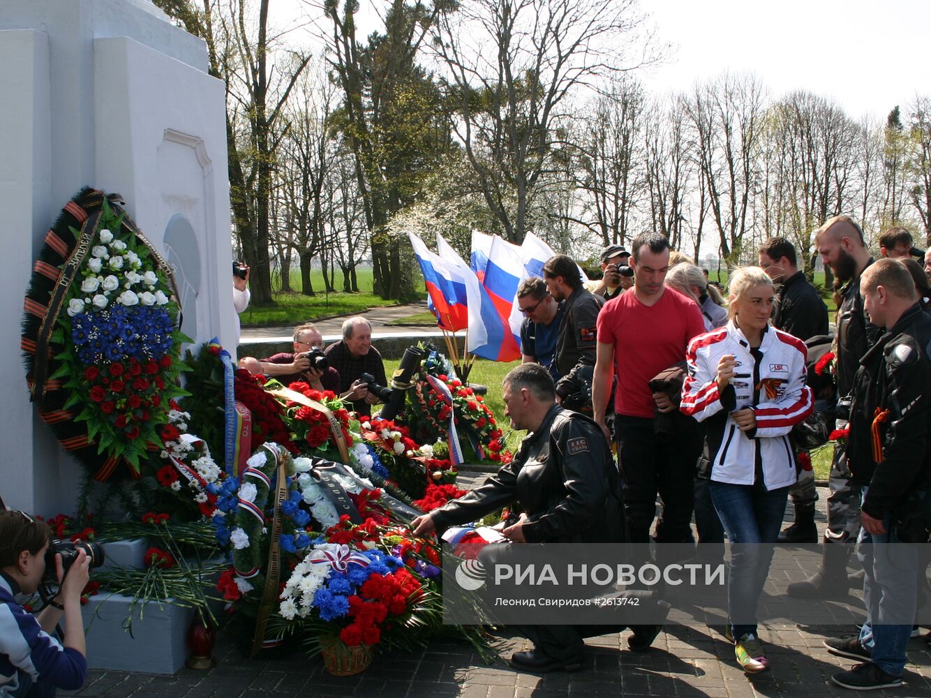 Калининградские байкеры почтили память советских воинов в Польше