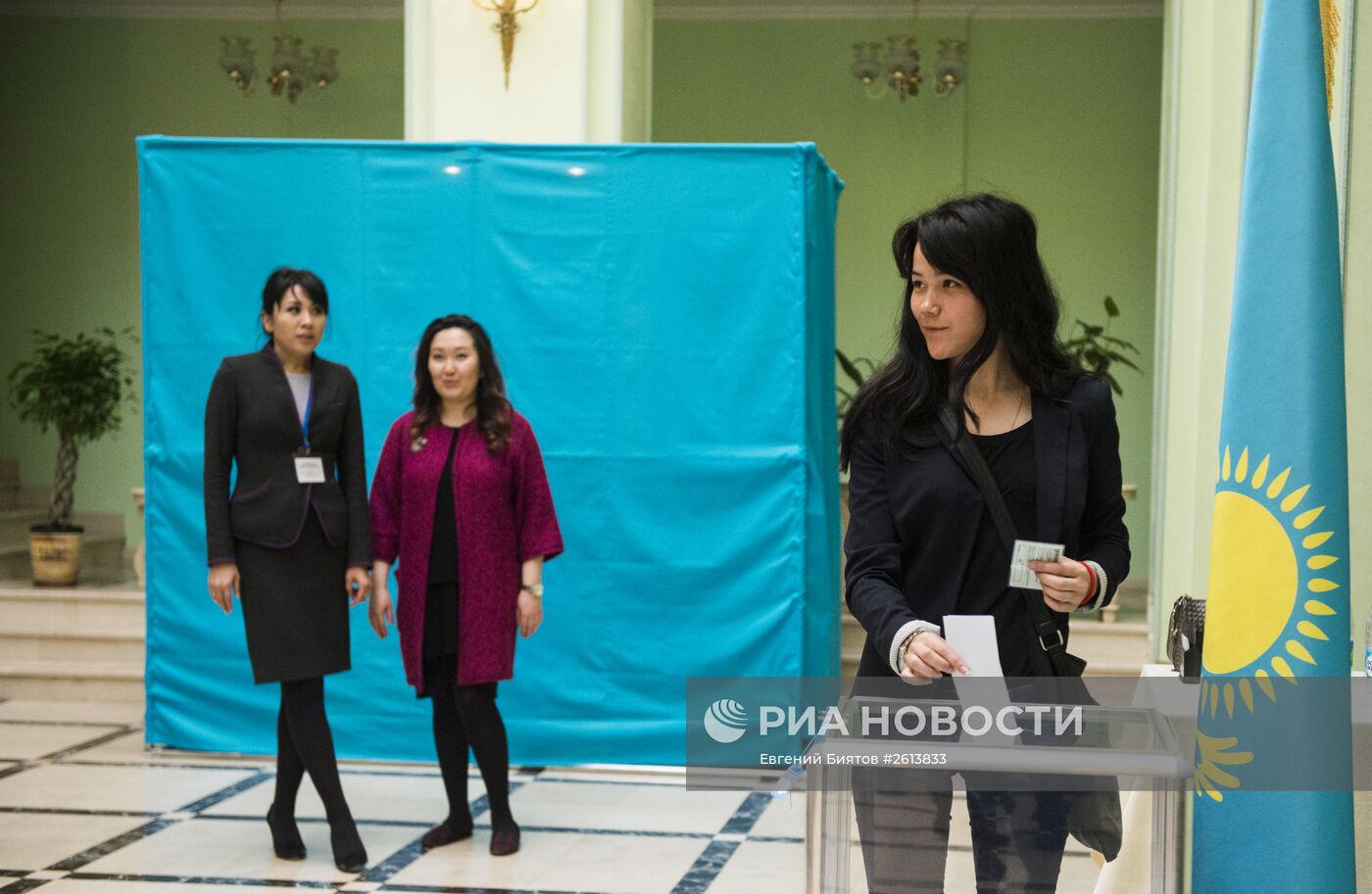 Выборы президента Казахстана в посольстве Казахстана в РФ