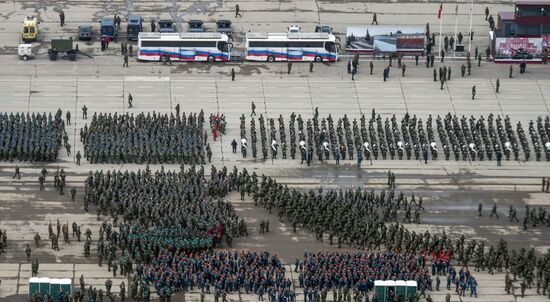 Подготовка воздушной части военного парада в честь 70-й годовщины Победы в Великой Отечественной войне