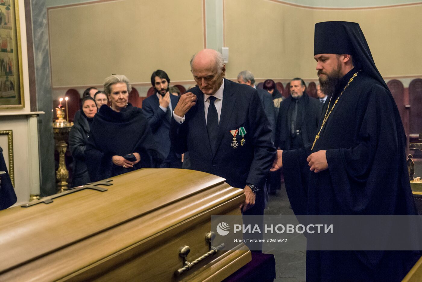 Прах великого князя Николая Романова (младшего) и его супруги доставлен в Москву для перезахоронения