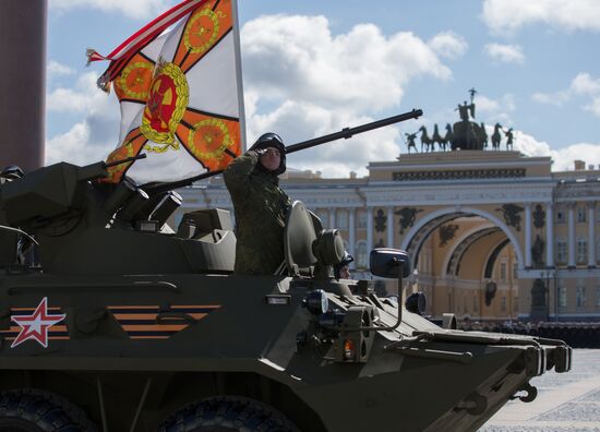 Репетиция военного парада в Санкт-Петербурге в ознаменование 70-летия Победы в Великой Отечественной войне 1941-1945 годов