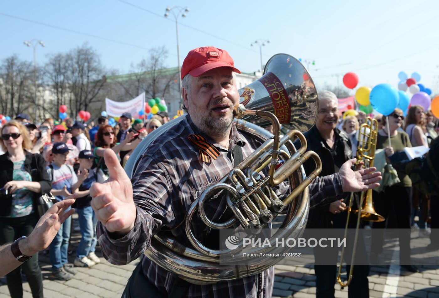 Первомайские шествия в регионах России