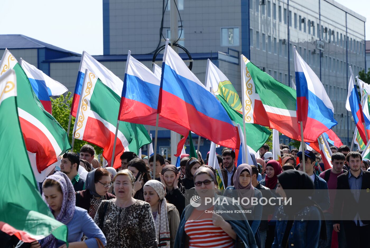 Первомайские шествия в регионах России