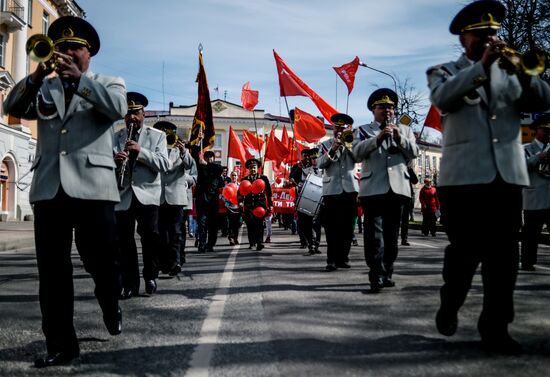 Первомайские шествия в регионах России