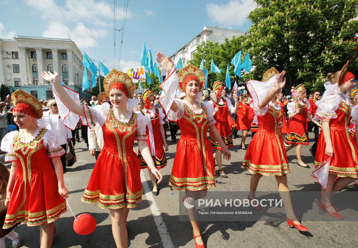 Первомайские шествия в регионах России