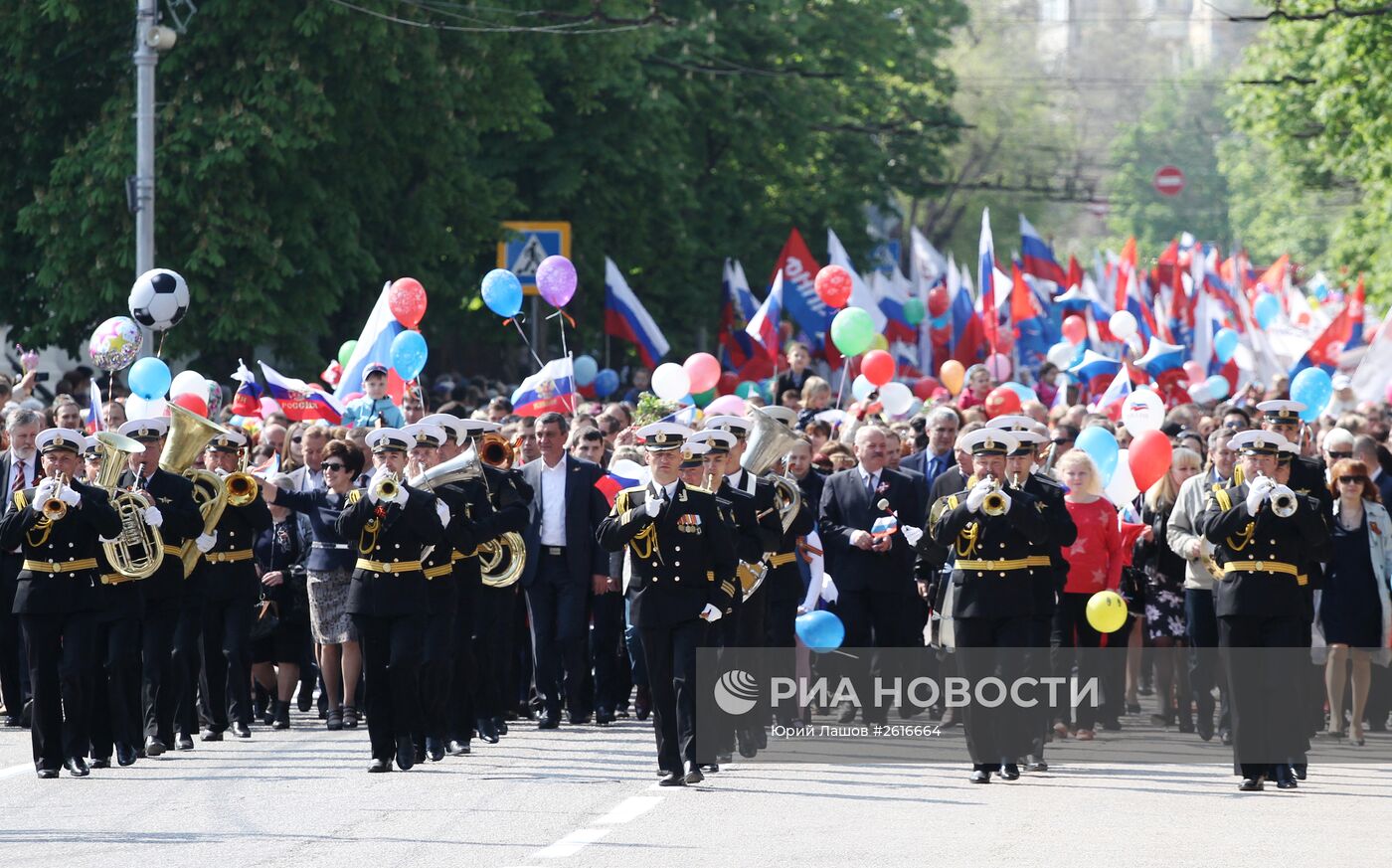 Первомайские шествия в регионах России