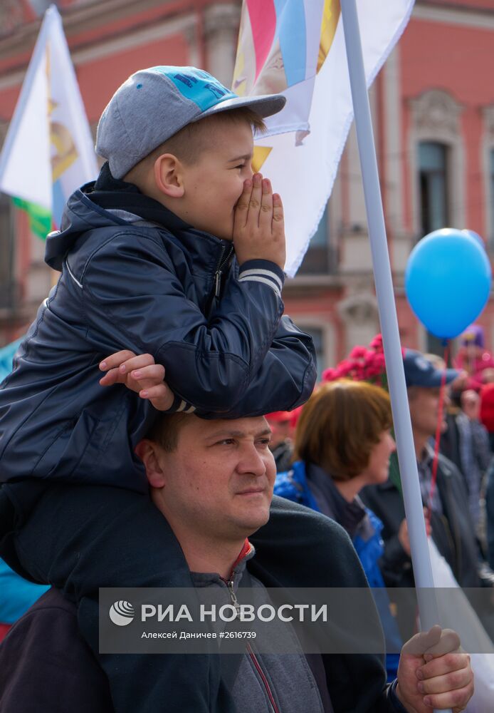 Первомайские шествия в регионах России