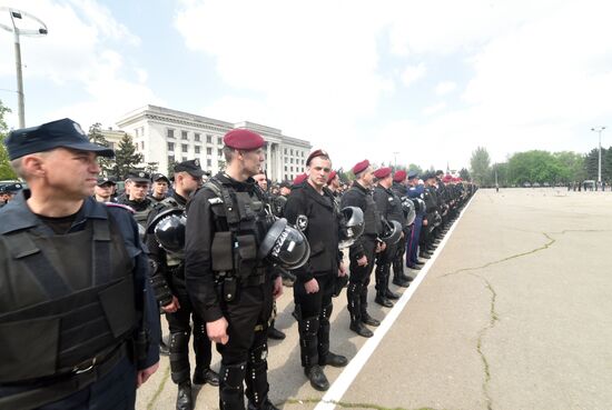 Смотр военной техники на Куликовом поле в Одессе