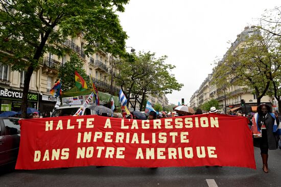 Первомайская демонстрация в Париже