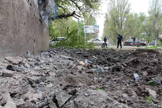 Последствия обстрелов в Донецке