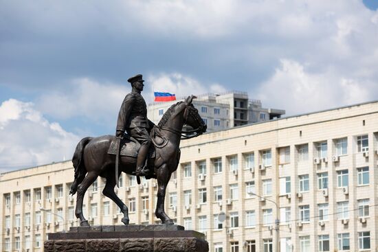 Памятник маршалу Рокоссовскому в Волгограде
